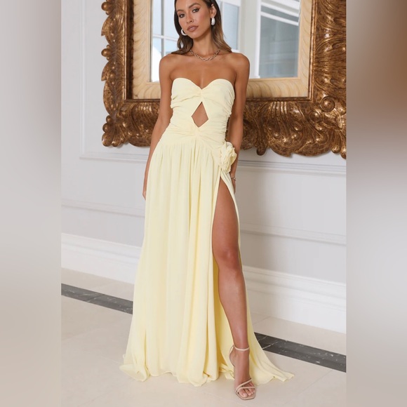 Yellow gown with flower appliqué wedding guest dress - Picture 1 of 6